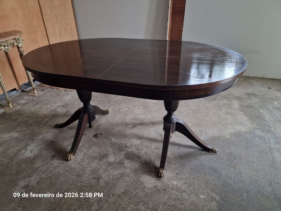 Mesa de sala jantar estilo inglês com 8  cadeiras mesa extensível até 2 metros