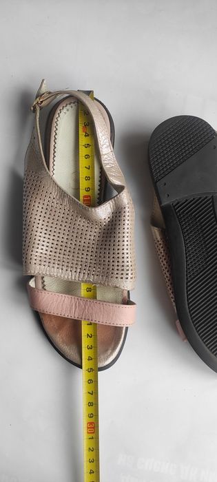 Босоножки женские.