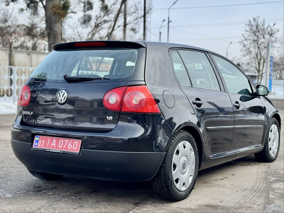 Volkswagen Golf V 2006 1.6MPI бензин