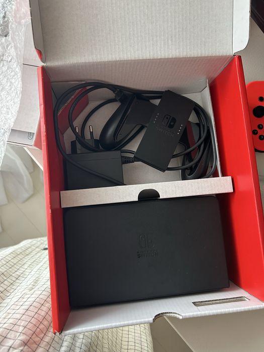 Nintendo Switch 64 GB OLED + gratis