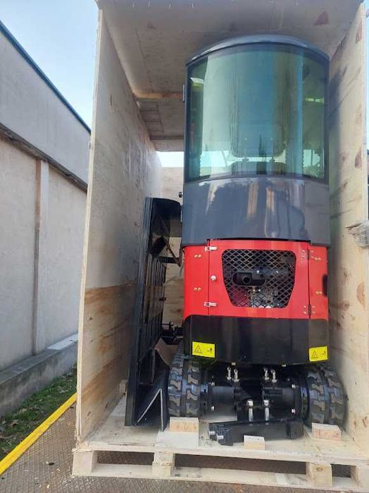 Mini Koparka z  kabiną W 12 + komplet przystawek + przyczepa