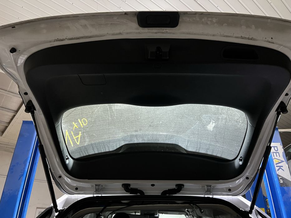 Ляда кришка багажника chevrolet bolt euv 2023