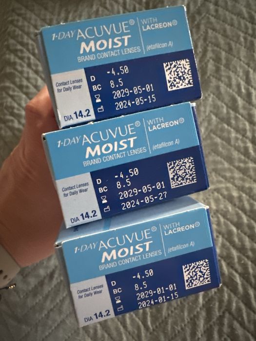Acuvue Moist -4,5 soczewki 1day