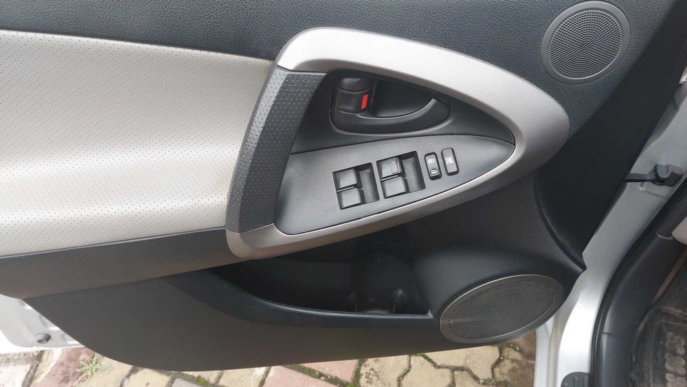 Toyota RAV - 4 лонг 2006 рік газ-бензин