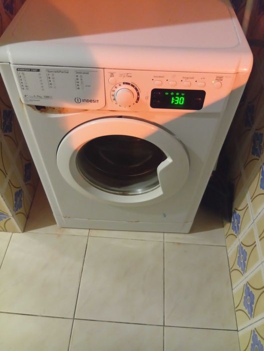 Máquina de lavar roupa Indesit