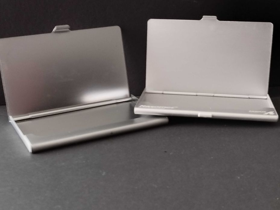 2 Porta cartões de visita em alumínio