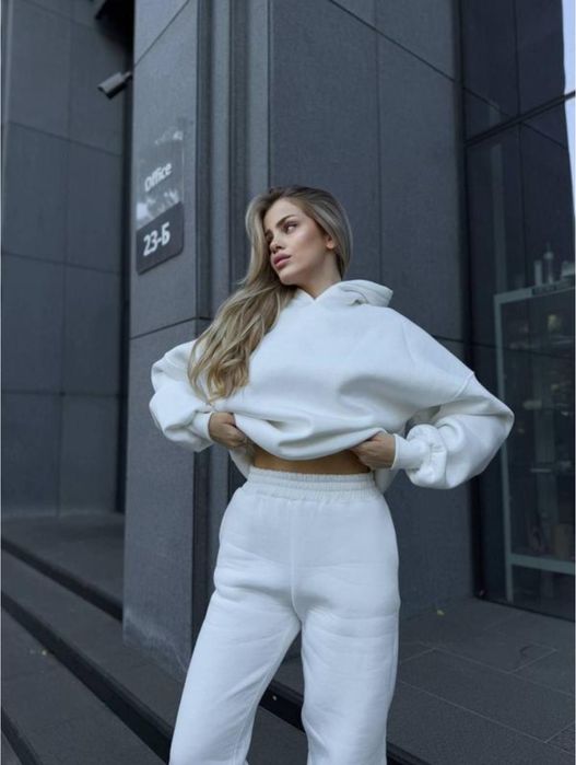 Білий спортивний костюм на флісі