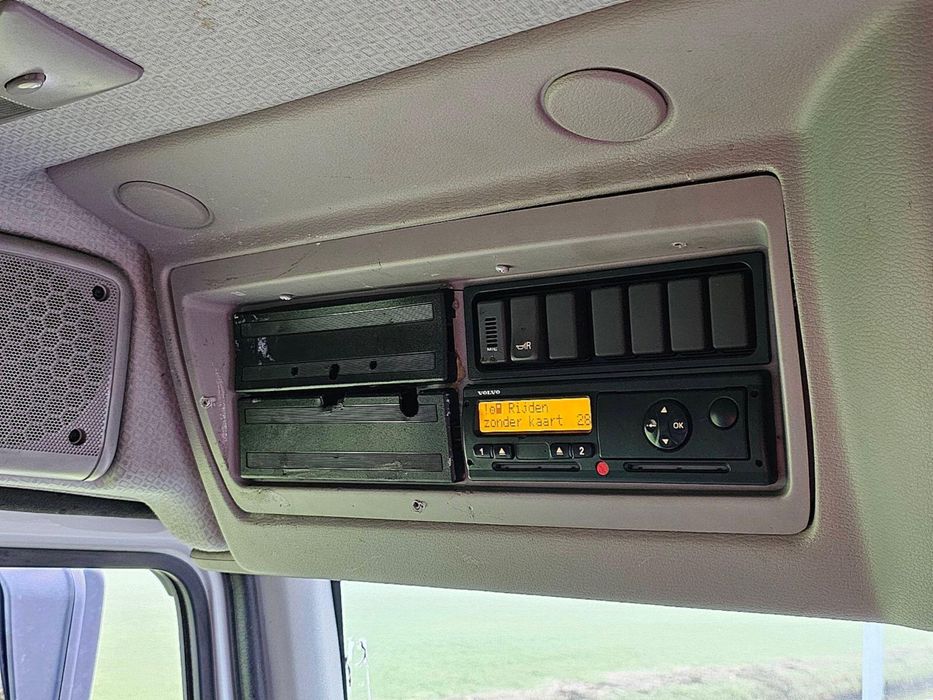 VOLVO FL250 14 Ton 2017 CAIXA 9 Metros EXCELENTE ###OPORTUNIDADE###