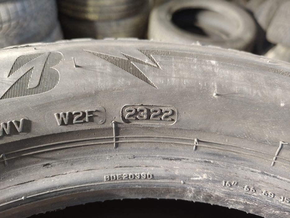 195/60R16 89H Bridgestone Blizzak LM005          Z30/170C