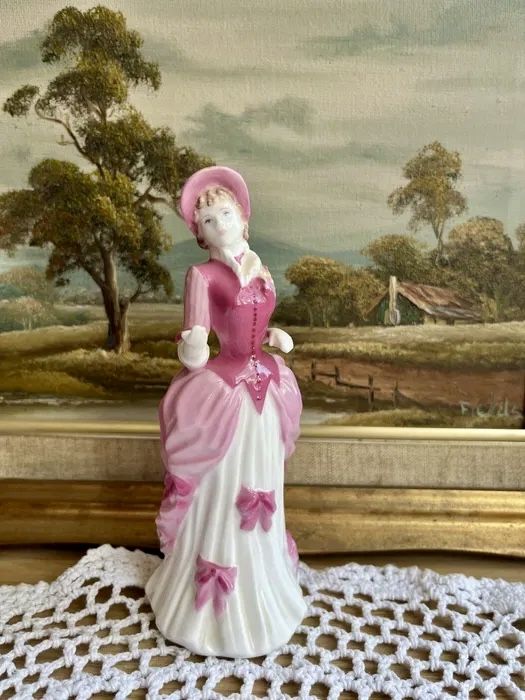 Elegancka Coalport kolelcjonerska 8x figurka Lalka Anglia Porcelanowa