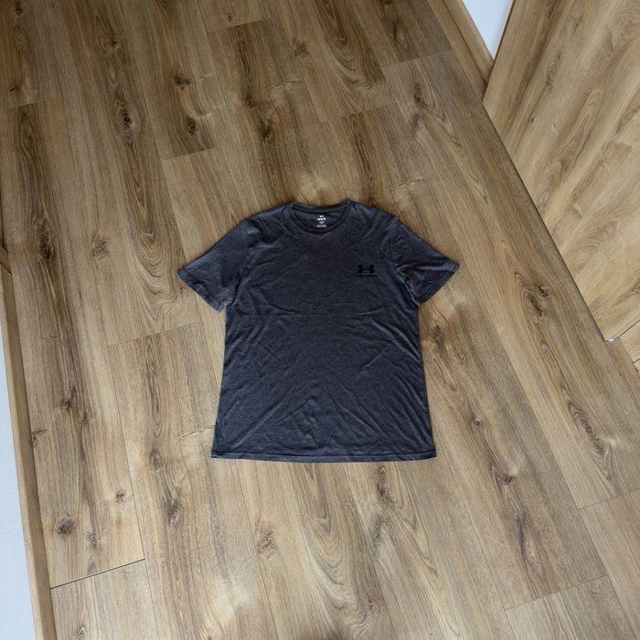 Чоловіча футболка Under Armour ( розмір М)