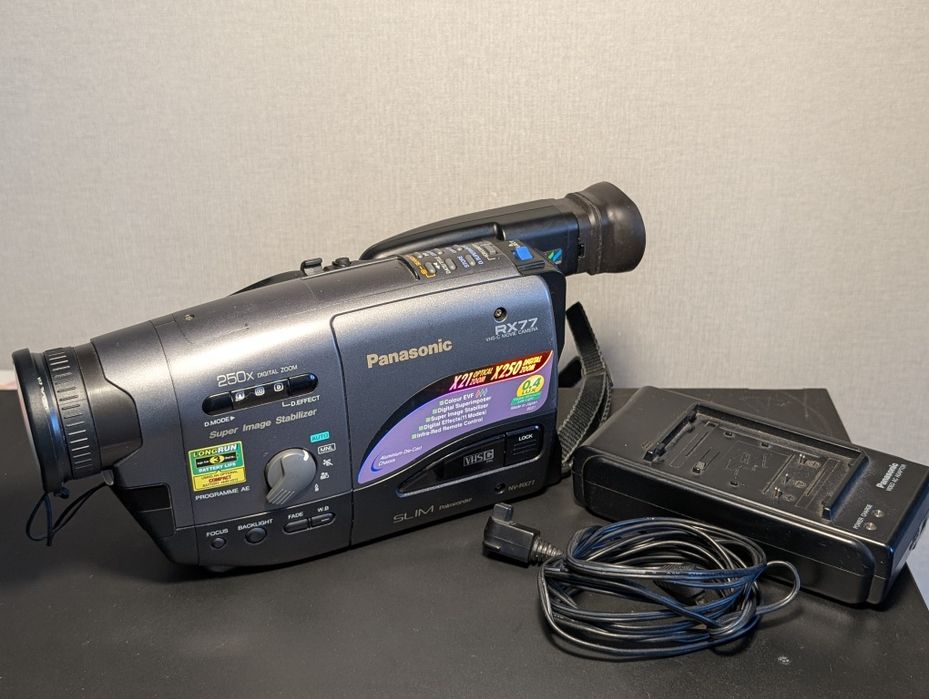 Panasonic NV RX77 Відеокамера на VHS-C касетах