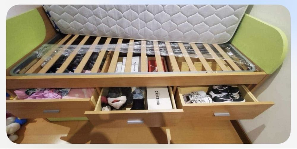Vendo cama com colchão e cômoda