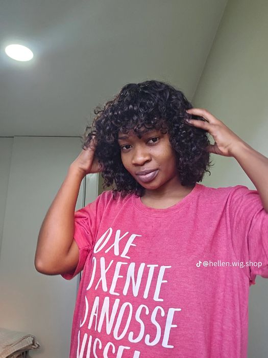 Peruca cacheada con franja