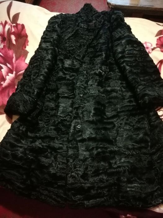 Шуба каракулевая