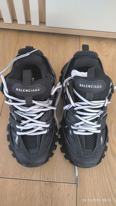 Balenciaga truck