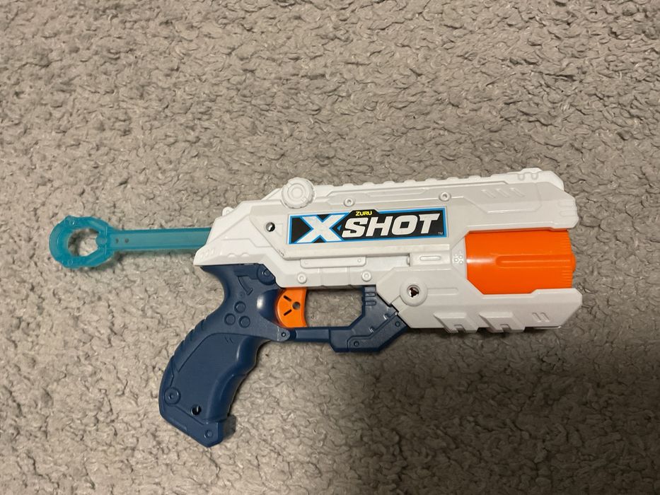 Продам пістолет детячій