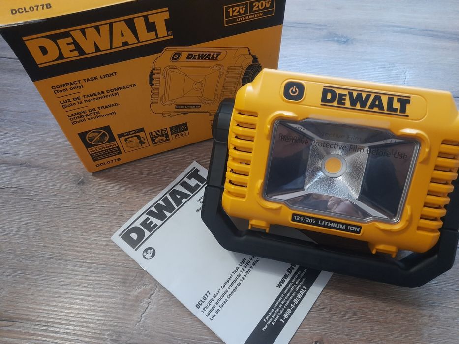 Аккумуляторный фонарь DeWALT DCL077