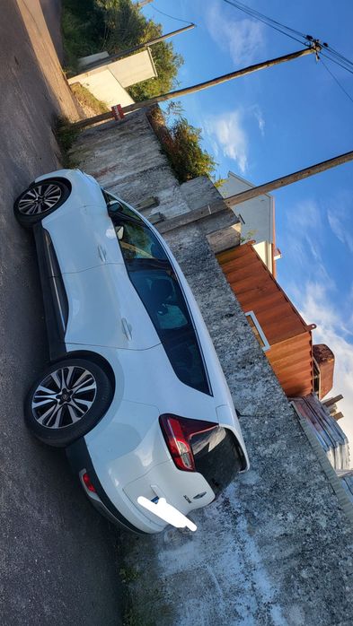 Vende se carrinha 7 lugares