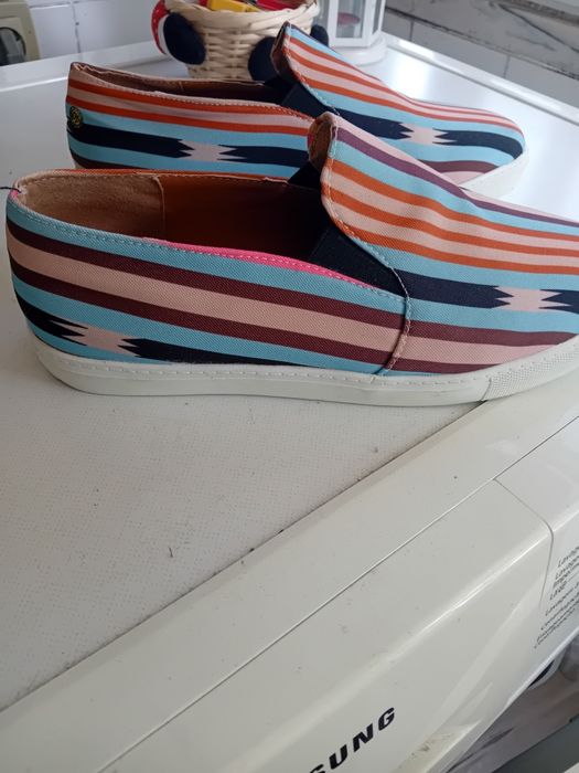 Tenis novos coloridos n 40