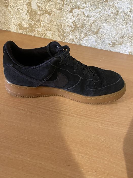 Продам кросівки Nike Air Force замшеві