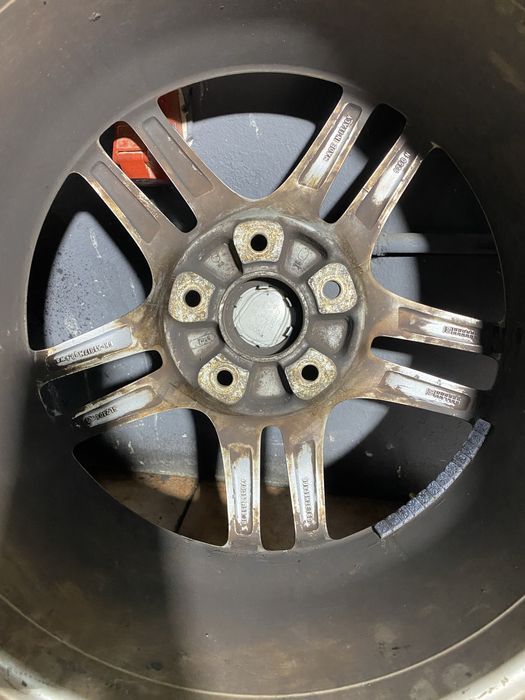 Conjunto 4 jantes originais PORSCHE R19 com pneus. Furação 5x130. Jantes em muito bom estado.