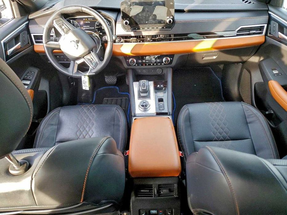 Mitsubishi Outlander SEL 2023