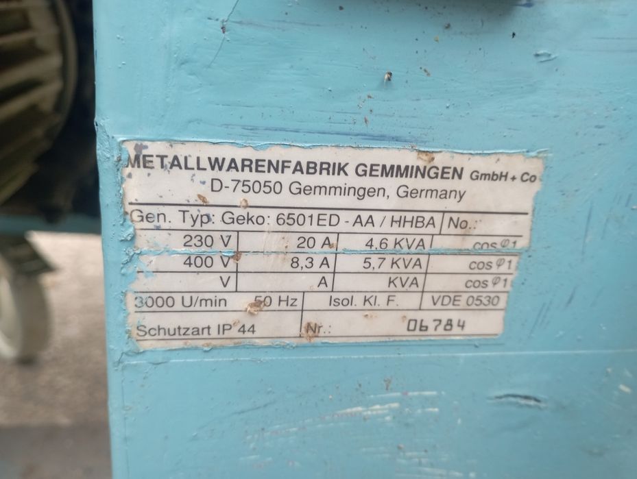 Продам  генератор Honda