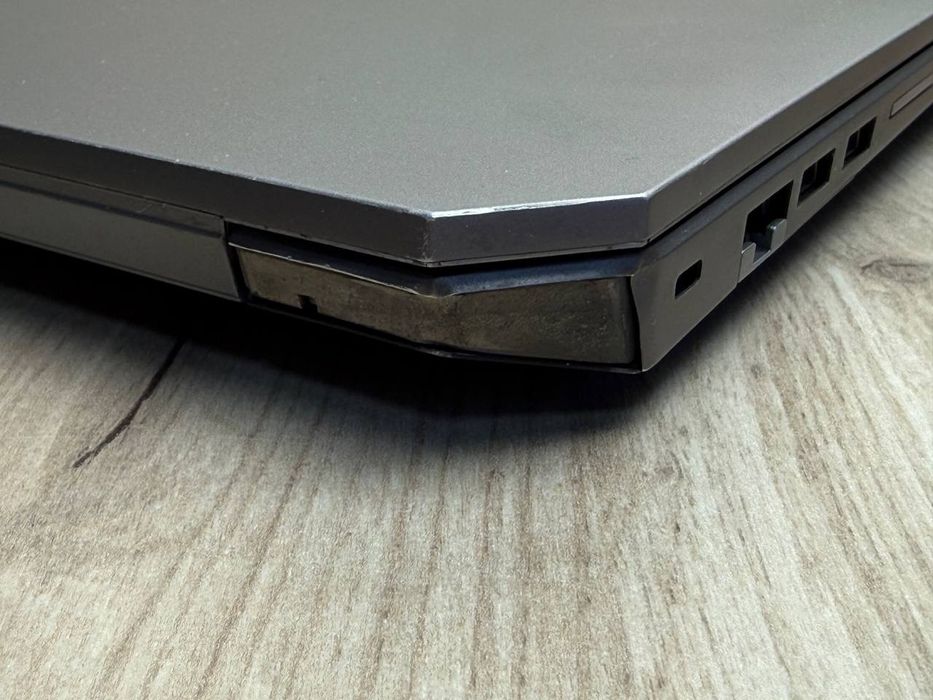 Игровой ноутбук HP 15.6 fhd ips/i7-8850h/Nvidia 4gb/16/256/АКБ 4 часа