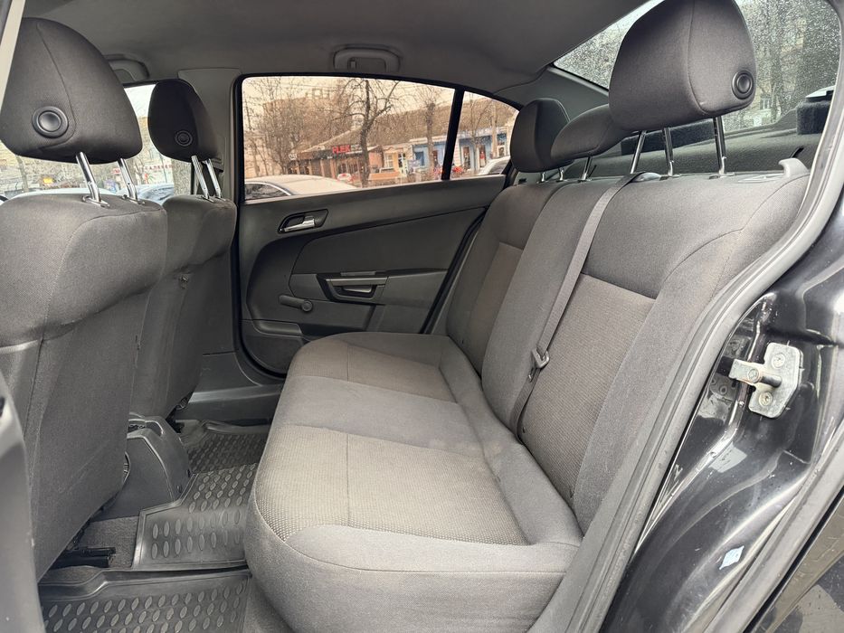 Opel Astra H.              .