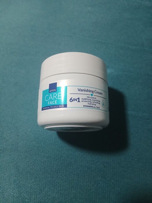 Avon Care Vanishing 6w1 krem nawilżający 100 ml