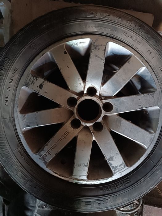 Продам. Форд подходят на Волгу Диски 5*108 . Торга нет от слова совсем