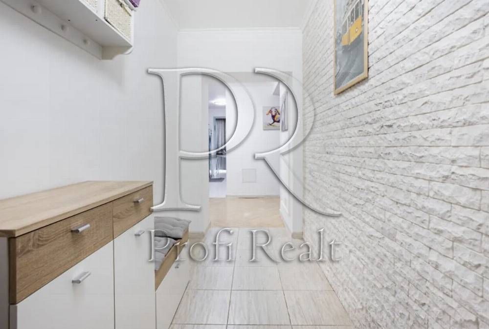 Продаж 4 кімнатна квартира вул. Шептицького 3Б / метро Лівобережна