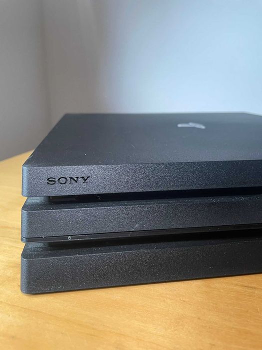 Playstation 4 Pro 1TB - Desbloqueavel / *Ler Descrição*
