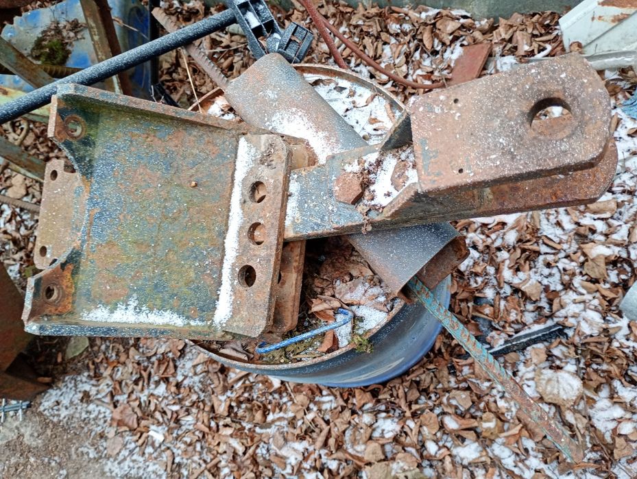 Прицеп й пристрій до мінітрактора