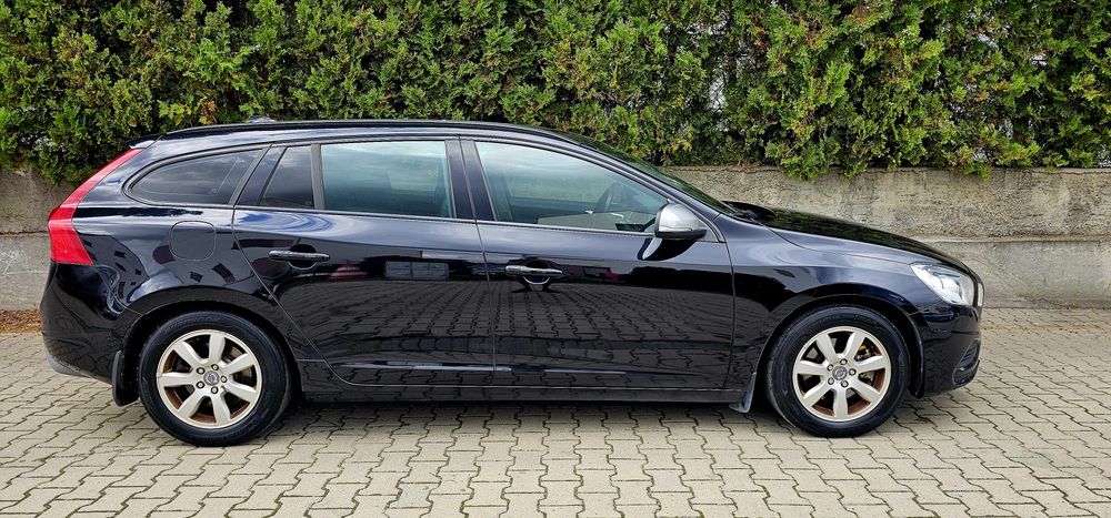 Volvo v60 1.6 150KM R-Design