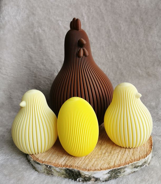 Dekoracja - kura z kurczakami