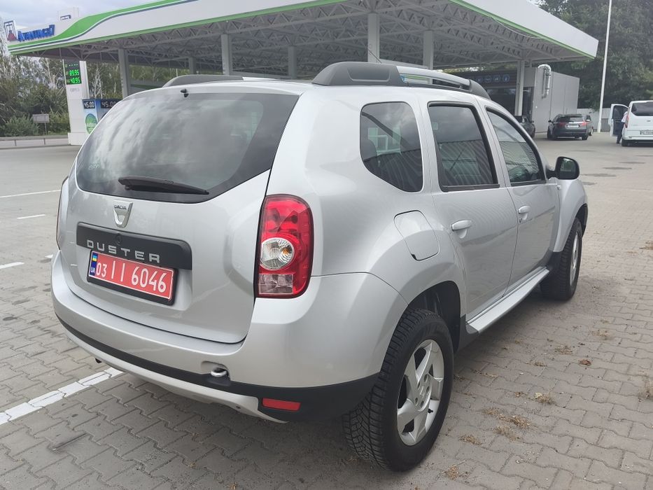 Dacia Duster 2011 1.6 бензин