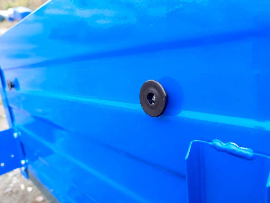 Великий легковий причіп підвищеної вантажопід"ємності