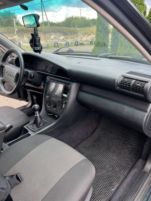 AUDI 100,1993 року