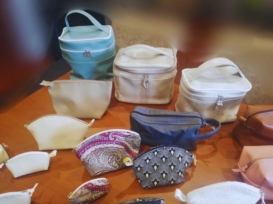 Bolsas, Estojos e Necessaires Artesanais em Couro Natural/Sintético
