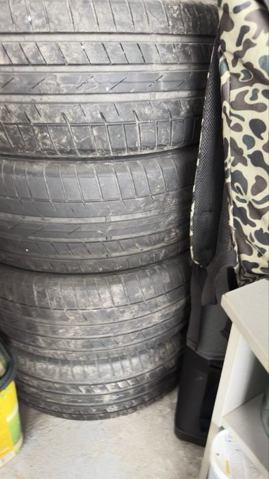 Комплект літньої резини ( автомобільних шин) 245/45 R19