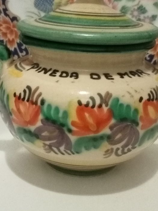 Belo açucareiro de porcelana espanhola