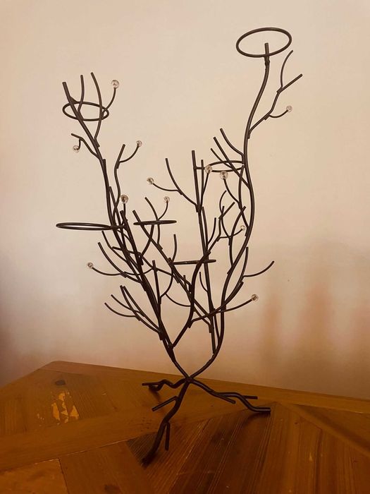 Castiçal em ferro: formato de Árvore c/ suporte para 6 velas