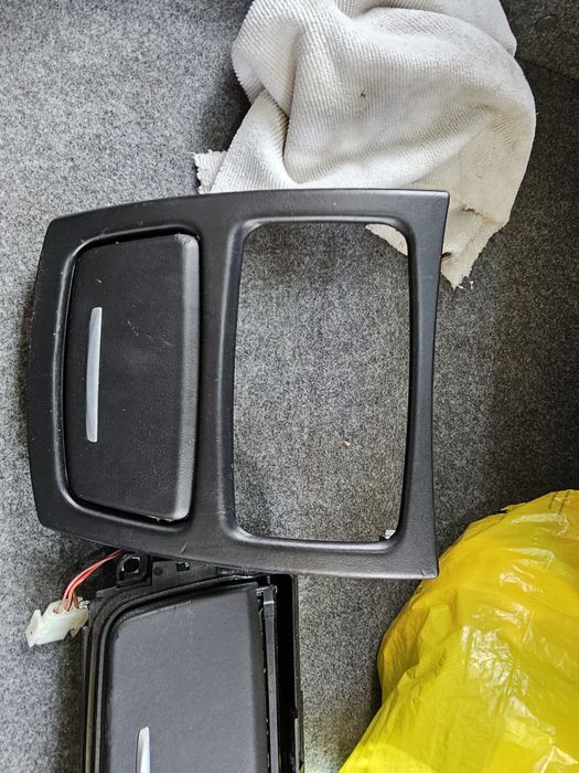 Bmw m3 e92 e93 m3 popielniczki dekory tył  nawiew  popielniczka dekor skóra