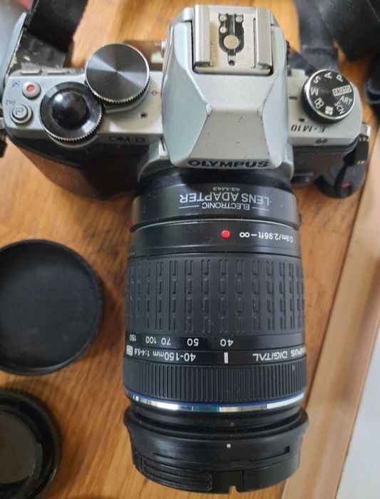фотоапарат Olympus OM-D E-M10 і об'єктів 14-70 мм