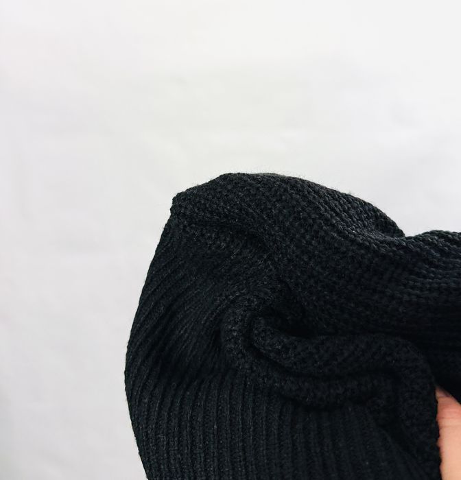 Czarny sweter kopertowy z dekoltem V L 40