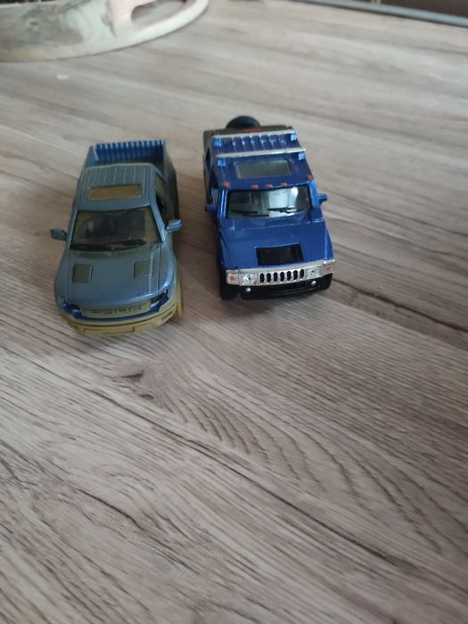 Autka metalowe większe