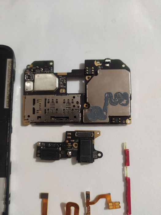 Xiaomi Redmi 8 4/64gb  на  запчастини