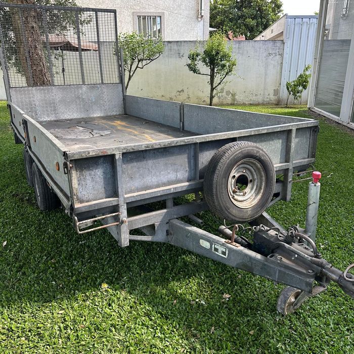 Reboque grande para venda
